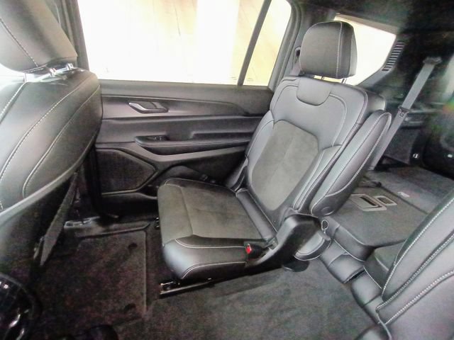 Used 2025 Jeep Grand Cherokee L Altitude RWD image 61