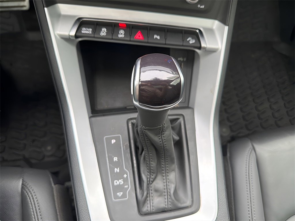 Used 2022 Audi Q3 2.0T Premium Plus w/ Premium Plus Package image 19