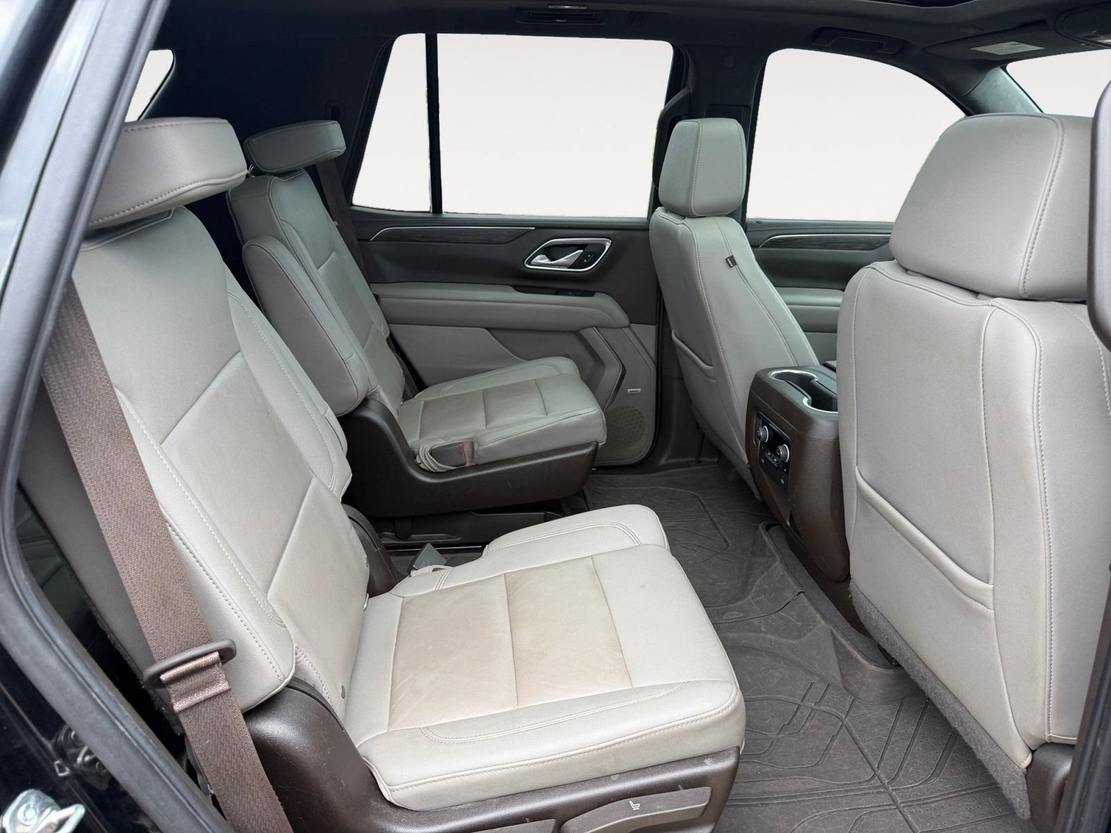 Used 2022 Chevrolet Tahoe Z71 w/ Luxury Package AWD/4WD image 13