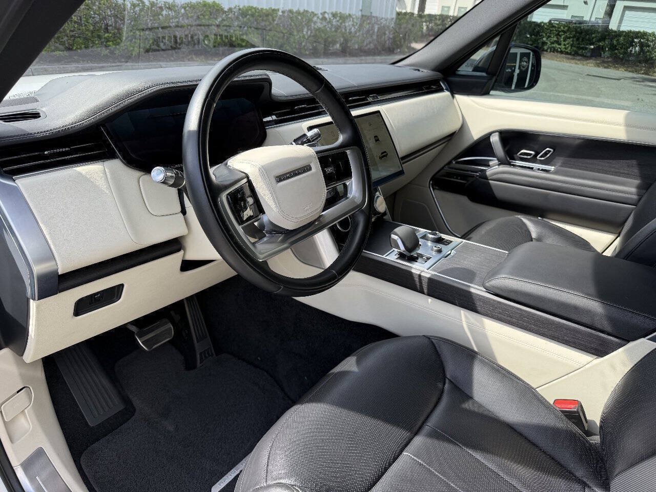 Used 2022 Land Rover Range Rover Long Wheelbase SE AWD/4WD image 14