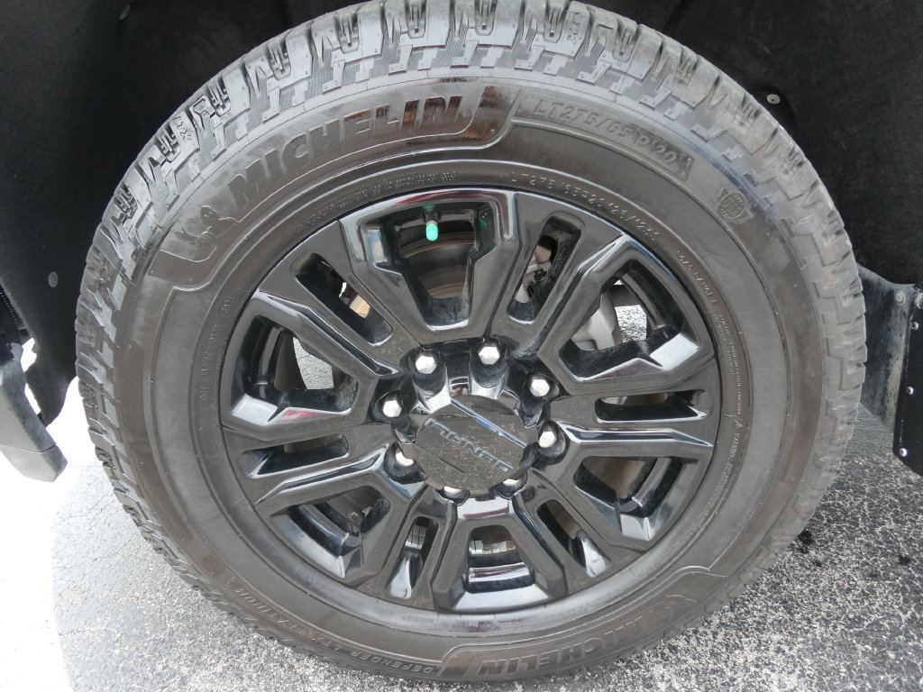 Certified 2022 GMC Sierra 3500 Denali w/ Denali Black Diamond Edition AWD/4WD image 11
