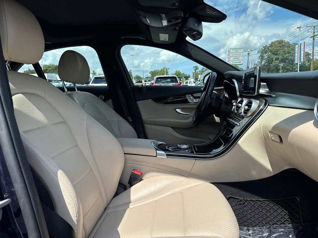 Used 2018 Mercedes-Benz C 300 4MATIC Sedan image 20