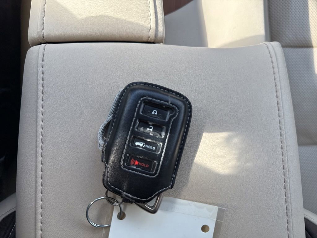Used 2017 Lexus RX 450h AWD image 31