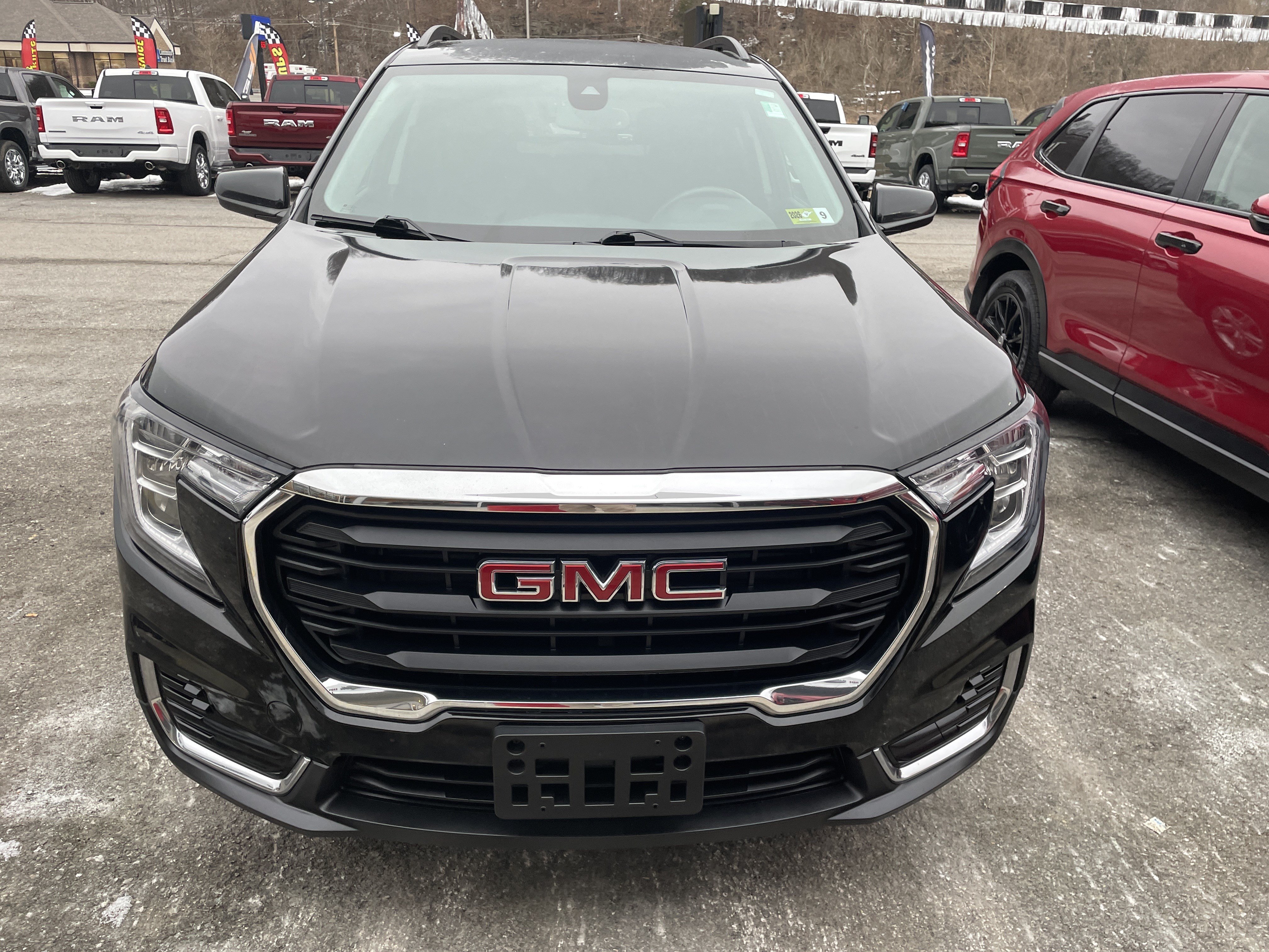Used 2022 GMC Terrain SLE w/ Driver Convenience Package AWD/4WD image 8