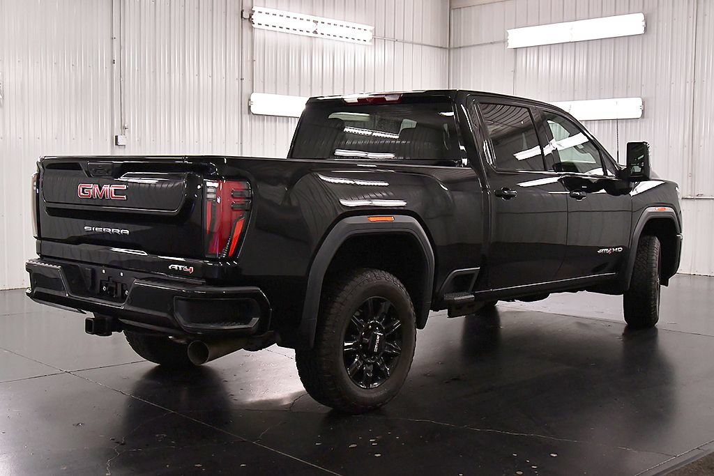 Used 2025 GMC Sierra 2500 AT4 AWD/4WD image 7