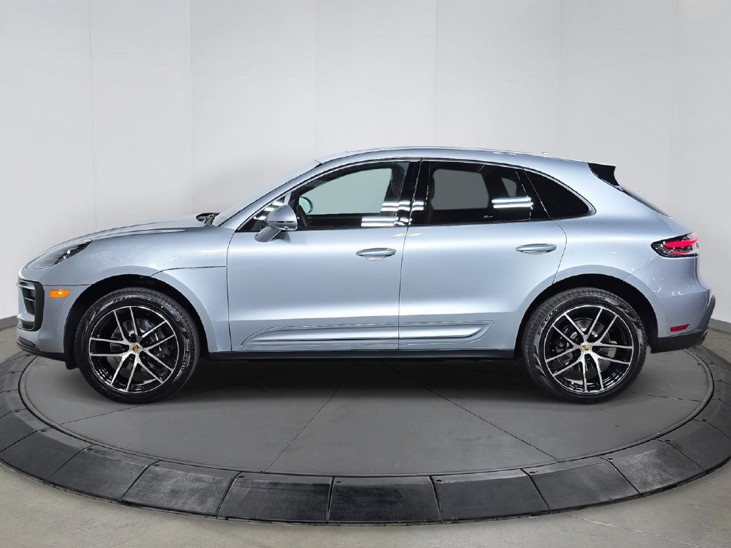 Certified 2026 Porsche Macan AWD/4WD image 2