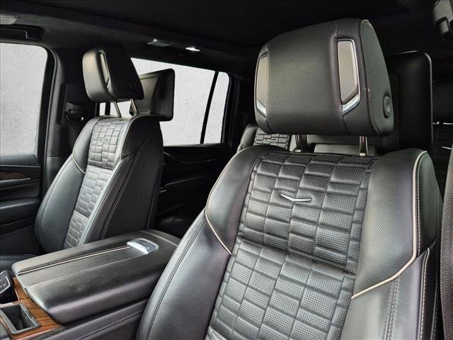 Used 2021 Cadillac Escalade ESV Premium Luxury Platinum w/ Heavy-Duty Trailer Package AWD/4WD image 13