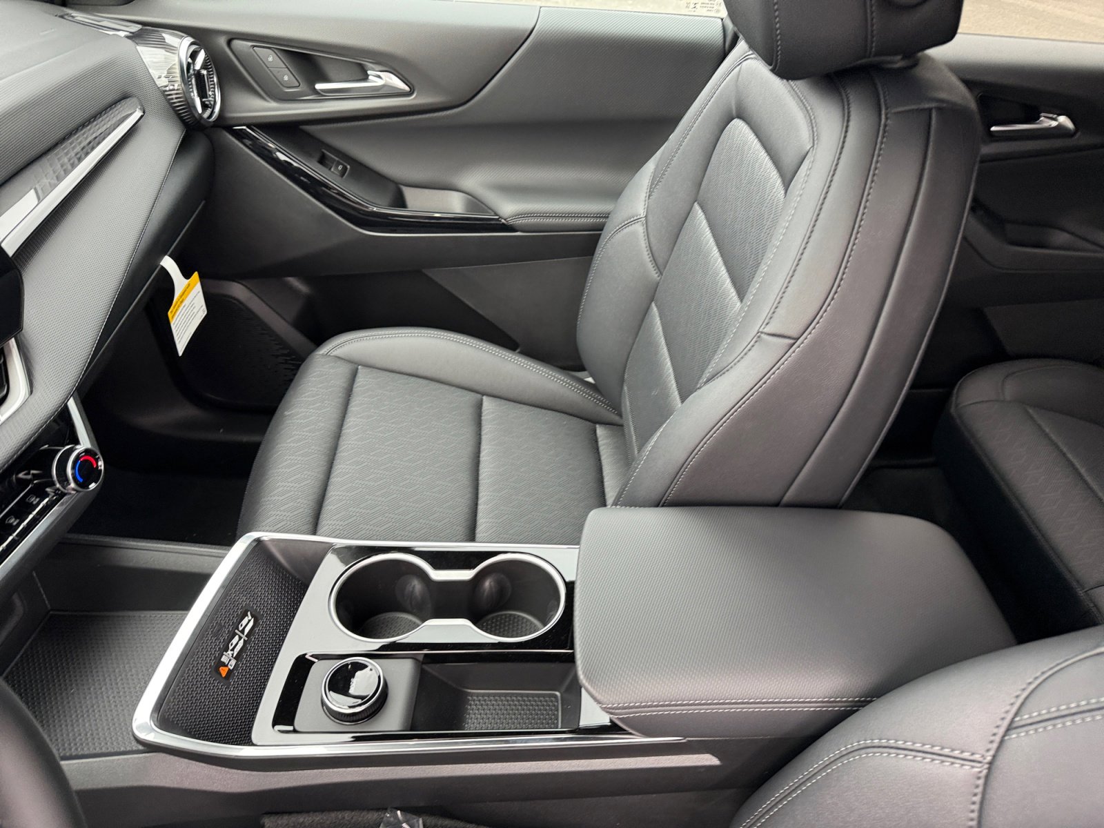 New 2026 Chevrolet Equinox LT w/ Convenience Package II image 14