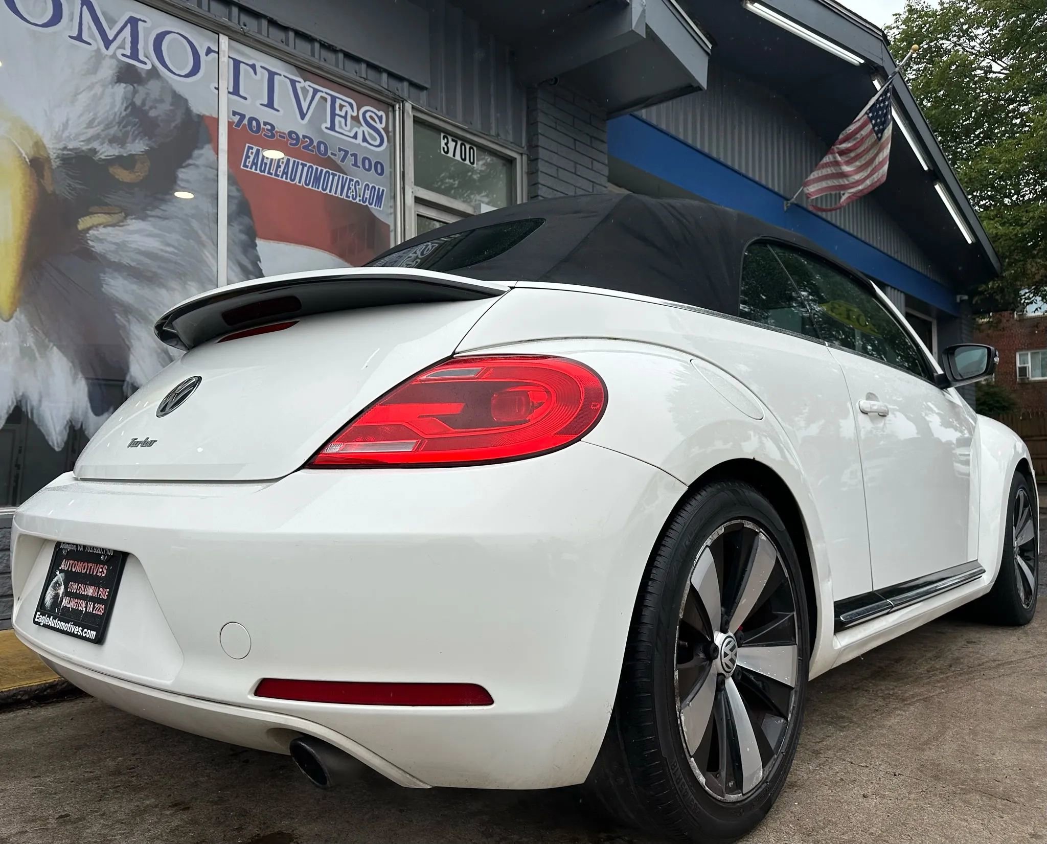 Used 2013 Volkswagen Beetle 2.0T image 3
