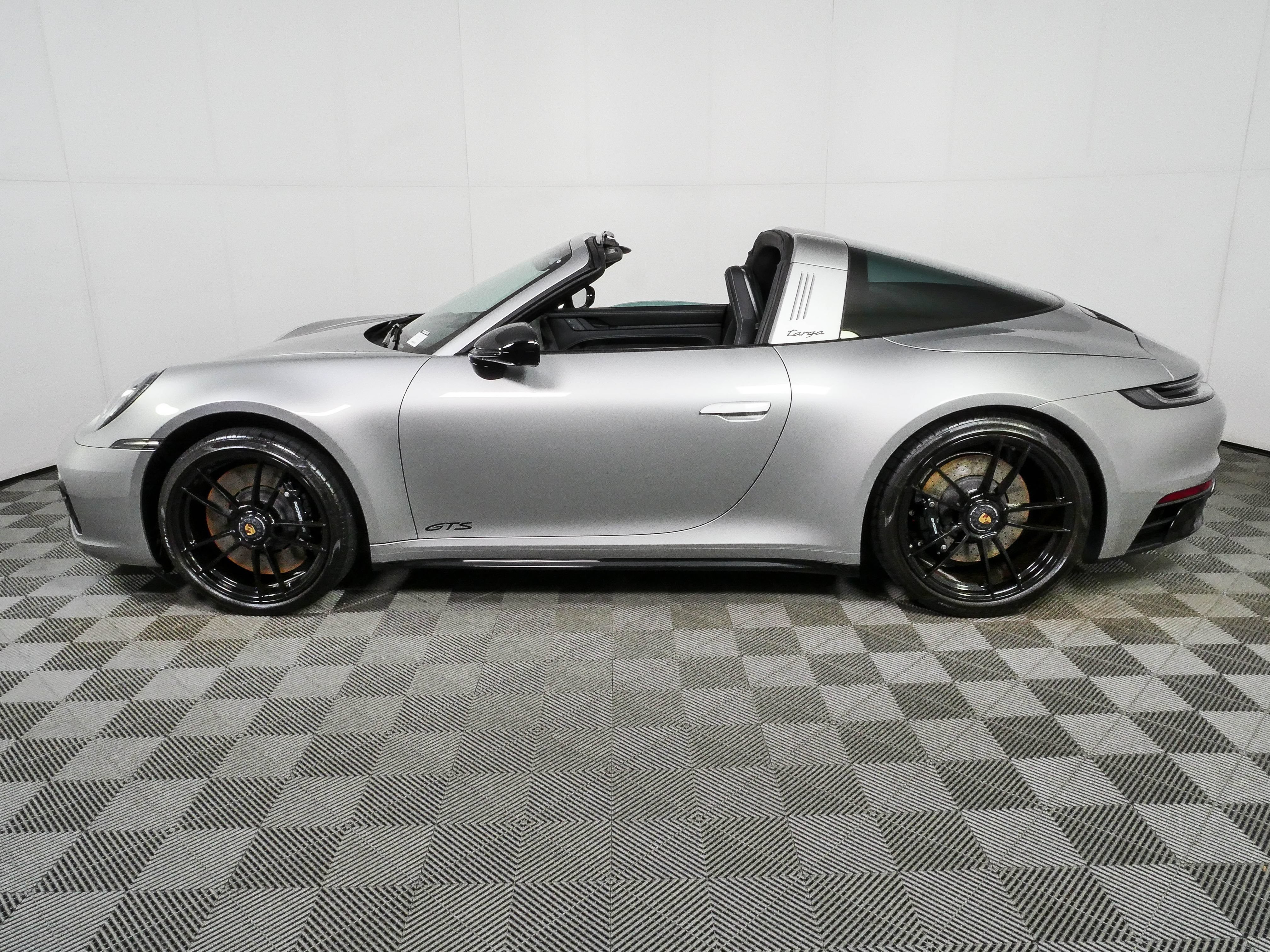 Certified 2024 Porsche 911 Targa 4 GTS w/ Premium Package AWD/4WD image 36