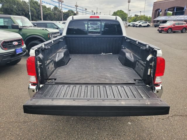 Used 2017 Toyota Tacoma SR5 w/ Tow Package AWD/4WD image 8