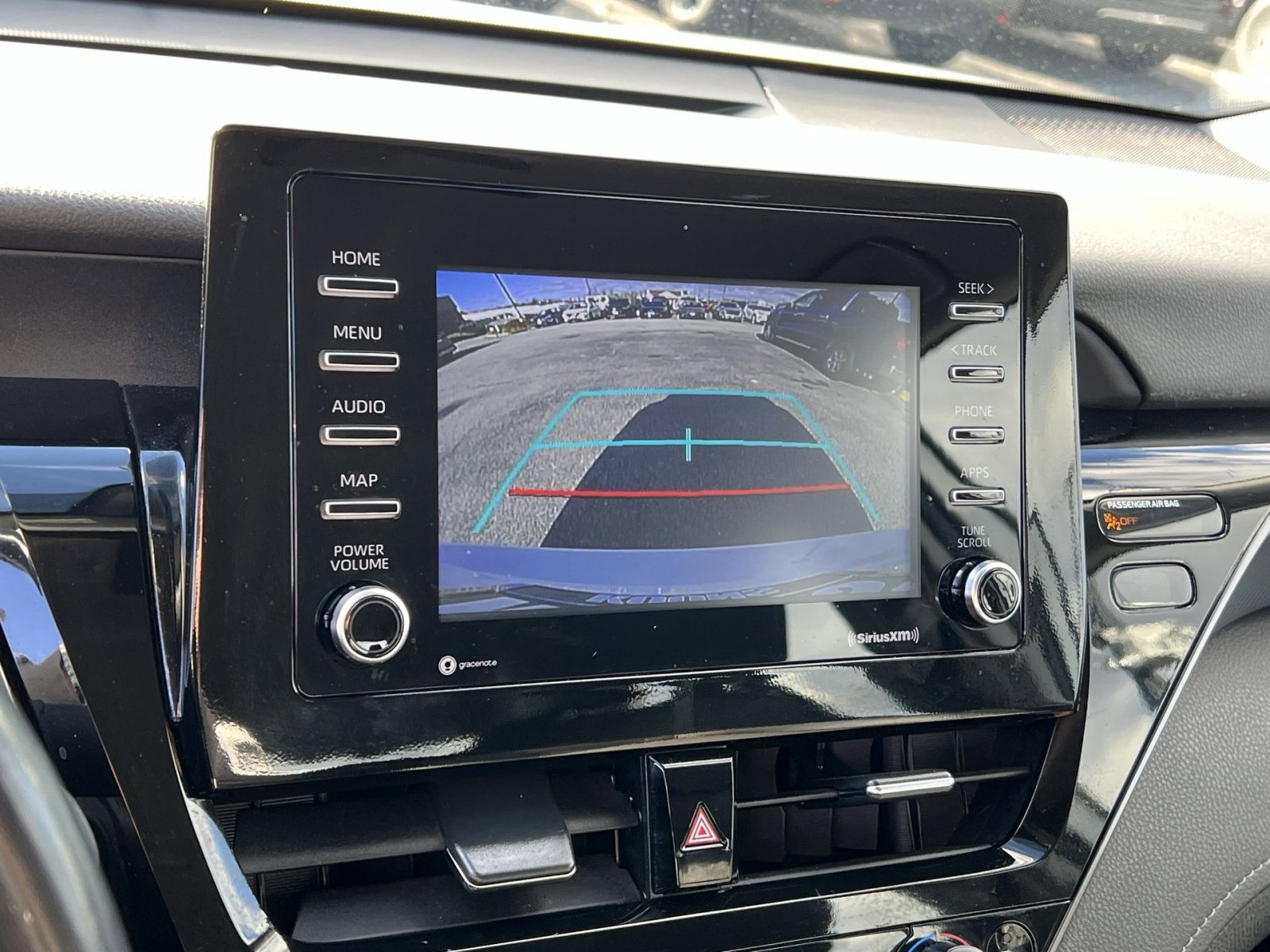 Used 2022 Toyota Camry SE image 19