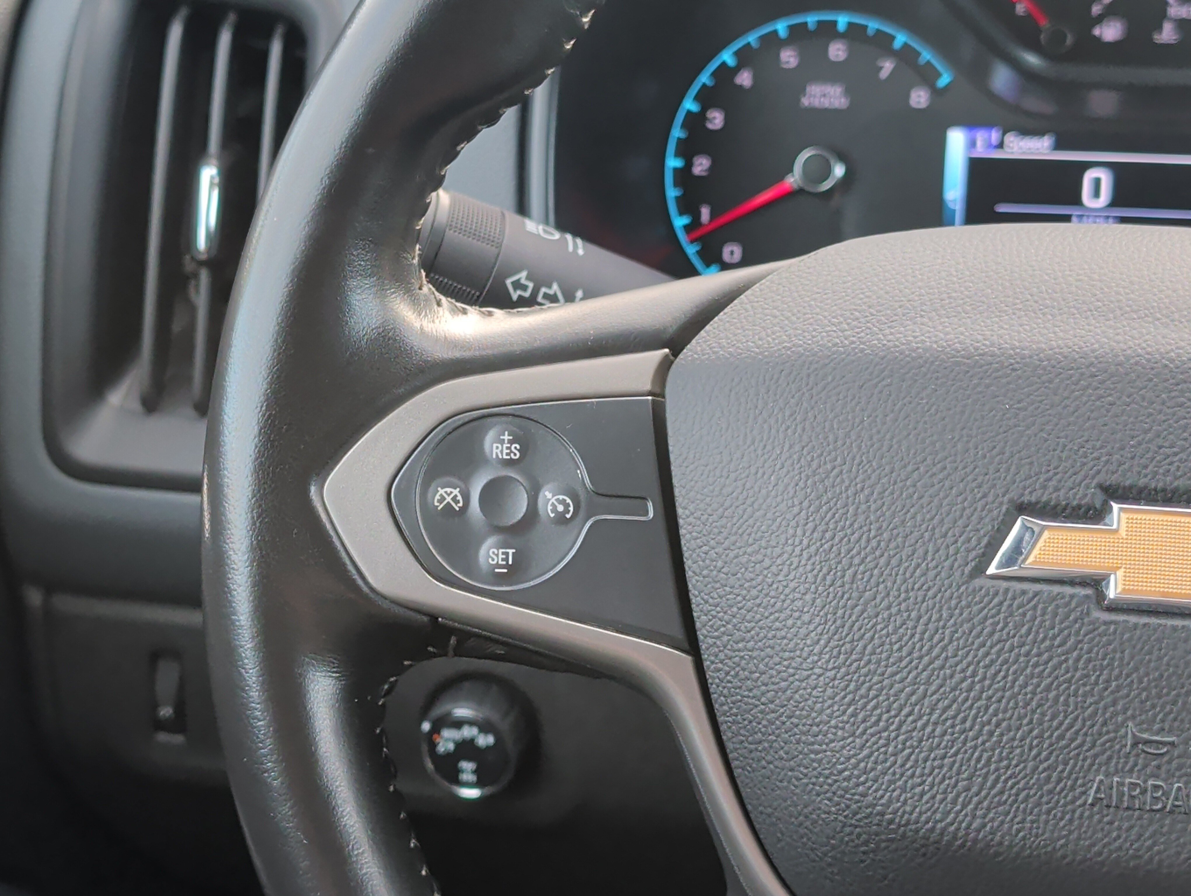 Used 2018 Chevrolet Colorado Z71 AWD/4WD image 32