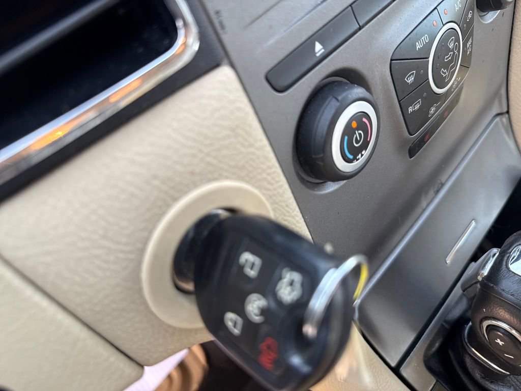 Used 2017 Ford Taurus SEL FWD image 31