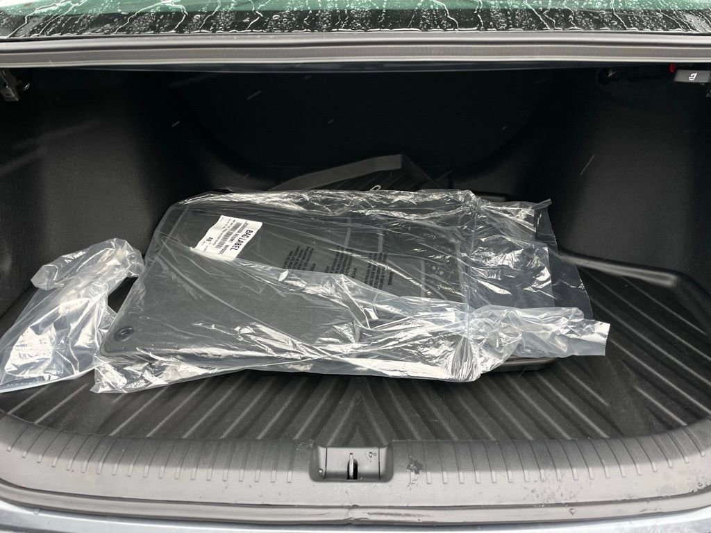 Certified 2025 Honda Accord LX image 40