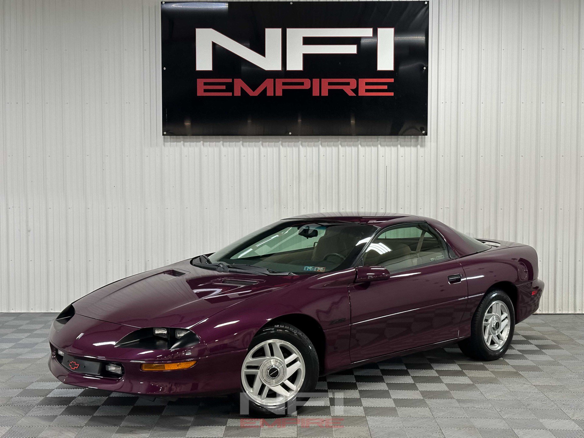 Used 1995 Chevrolet Camaro Z28 RWD image 1
