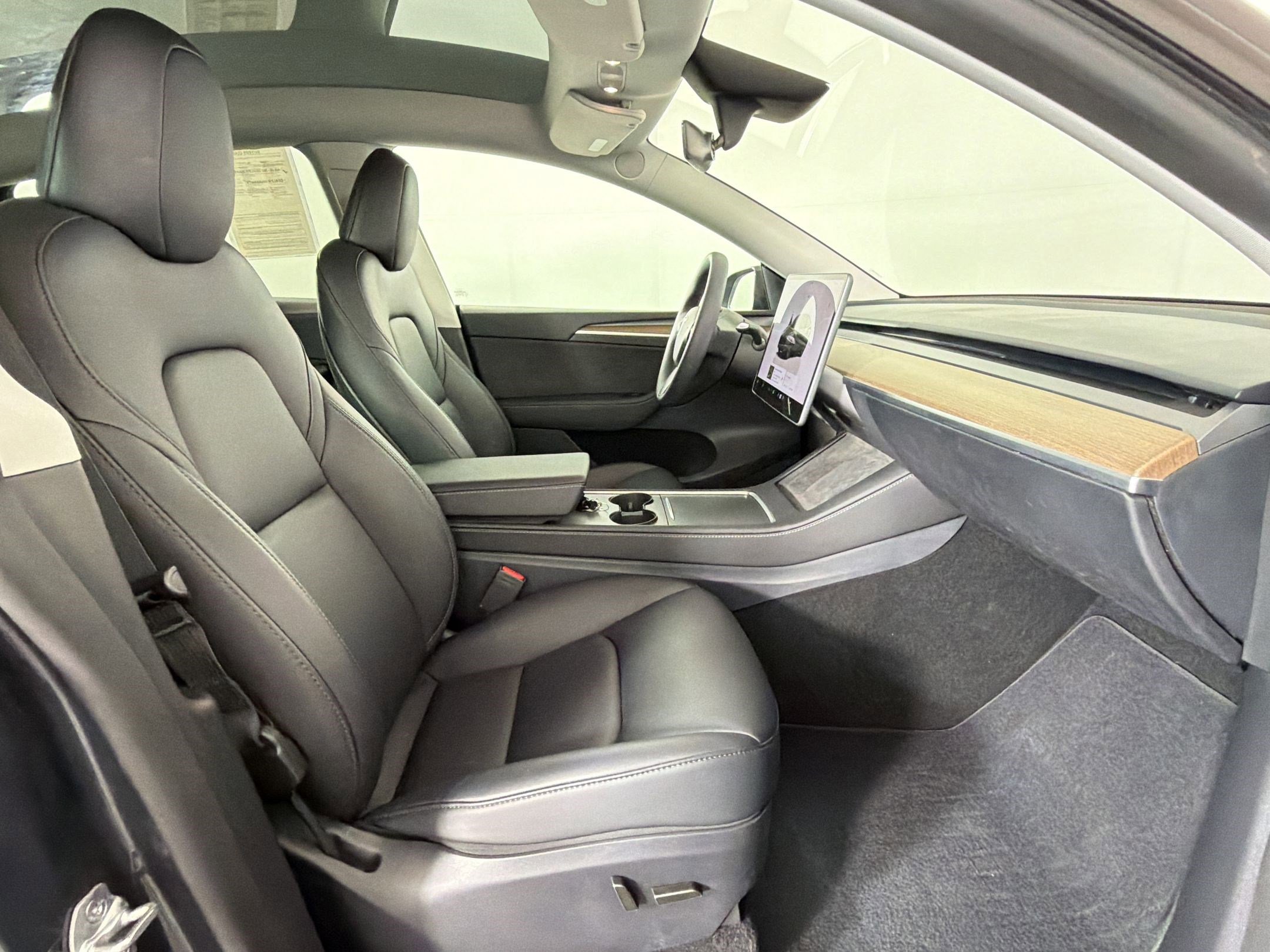 Used 2025 Tesla Model Y Long Range AWD/4WD image 30