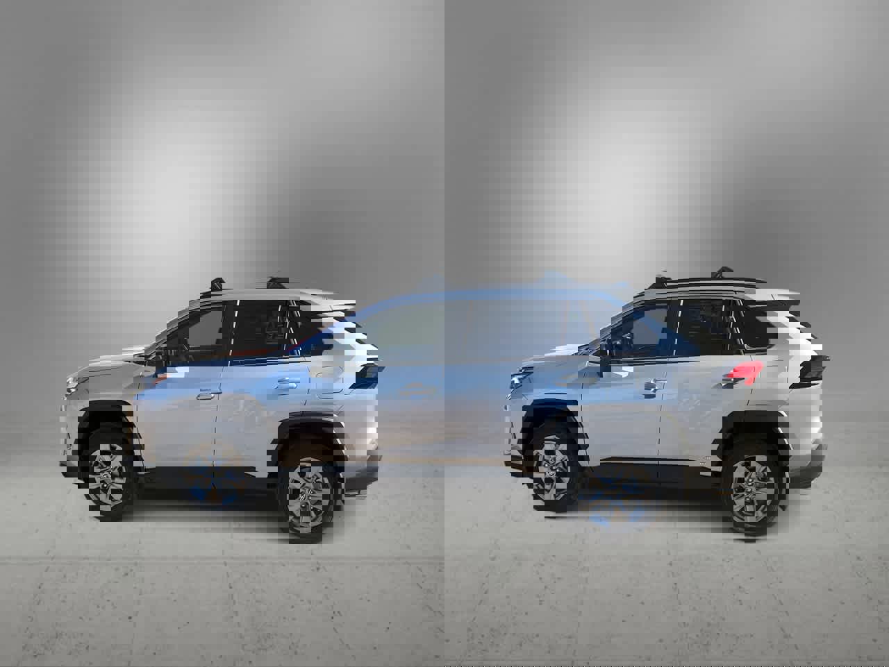 Used 2025 Toyota RAV4 LE image 5