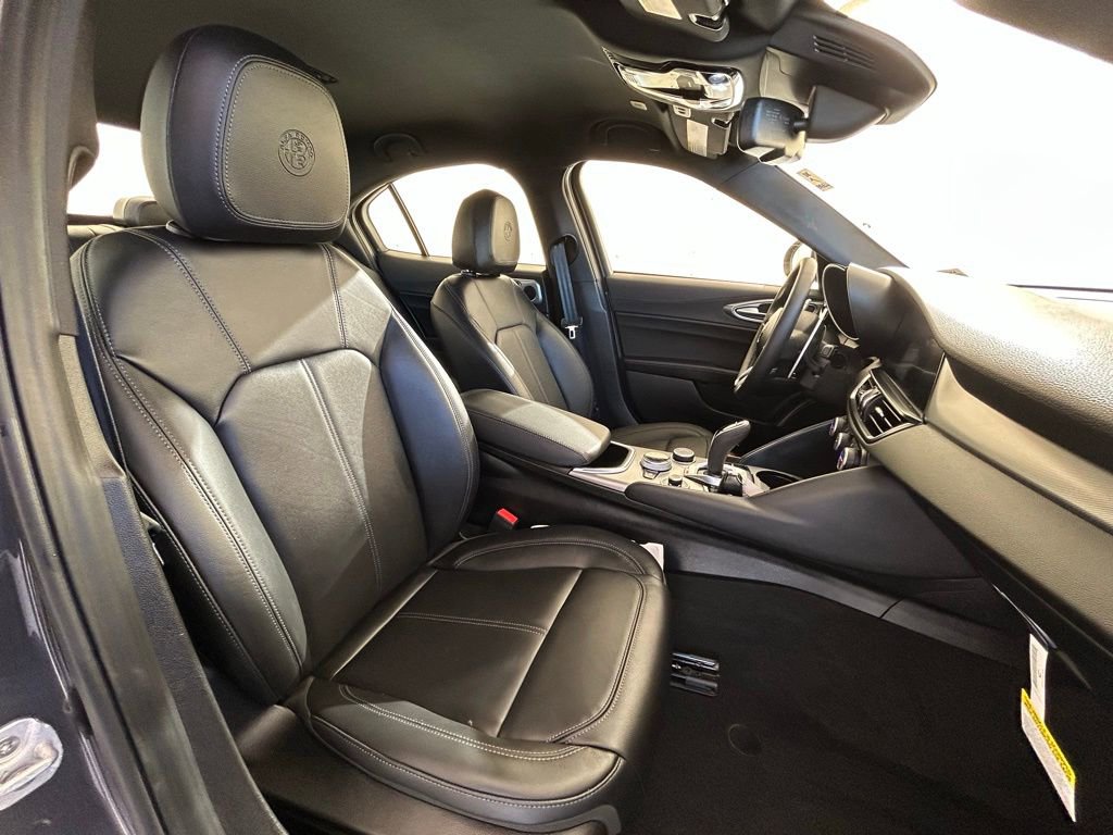 New 2025 Alfa Romeo Giulia image 11