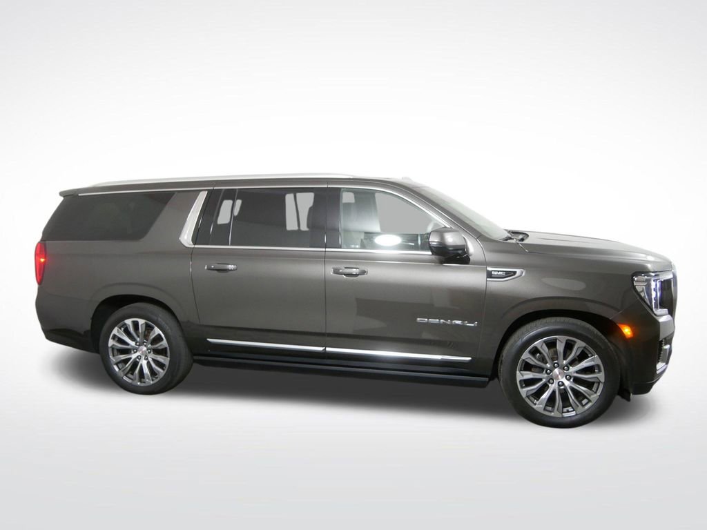 Used 2021 GMC Yukon XL Denali w/ Denali Ultimate Package AWD/4WD image 2