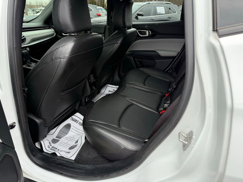 Used 2023 Jeep Compass Limited image 17