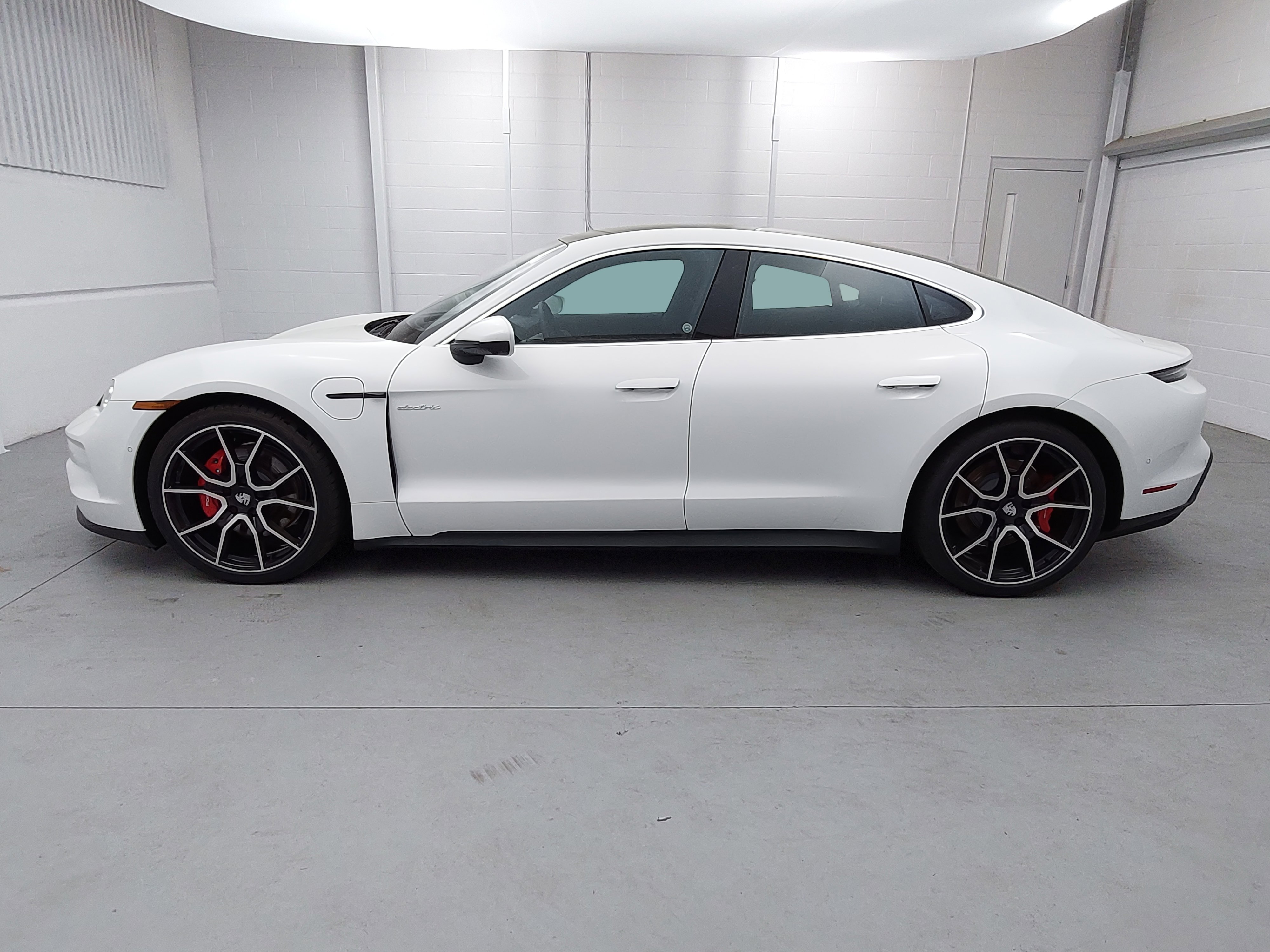 New 2025 Porsche Taycan 4S image 2