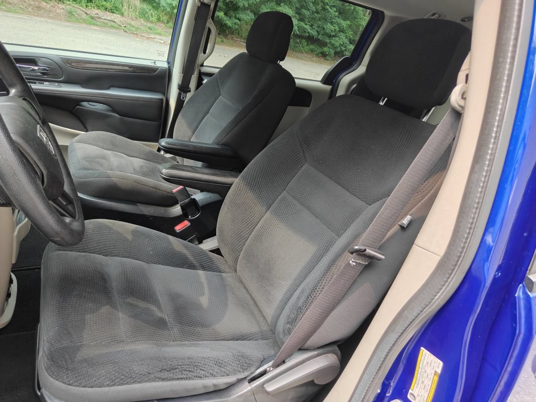 Used 2019 Dodge Grand Caravan SE w/ UConnect Hands-Free Group FWD image 11