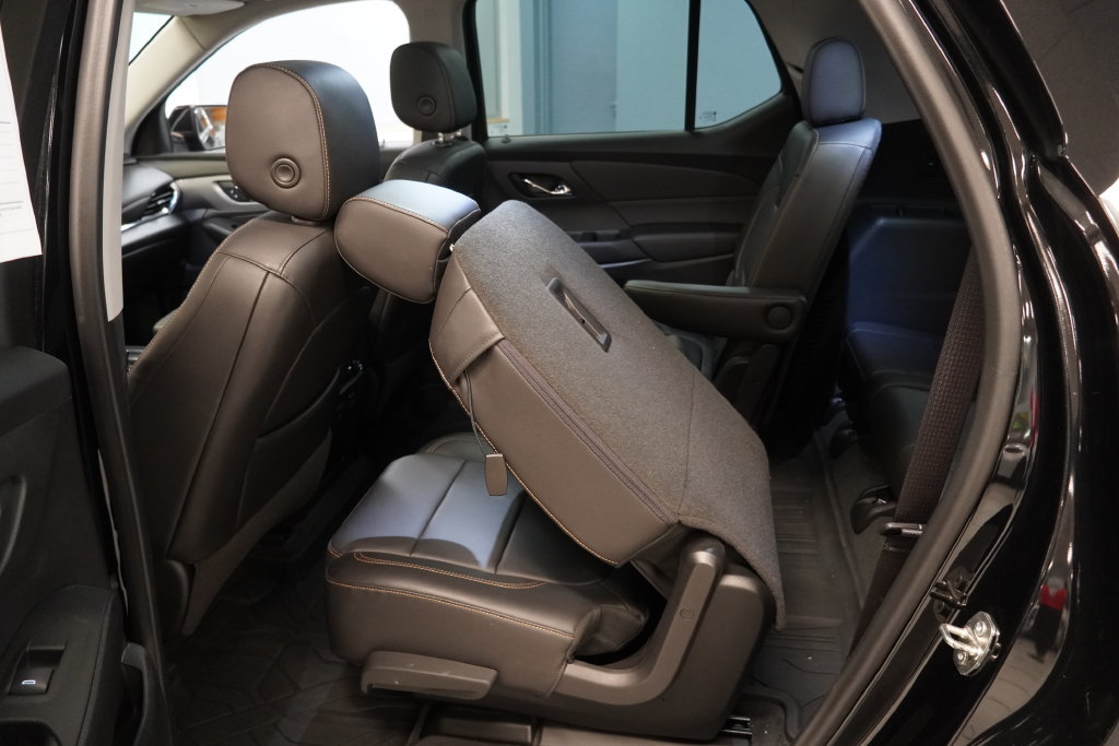 Used 2021 Chevrolet Traverse LT w/ LT Premium Package AWD/4WD image 20