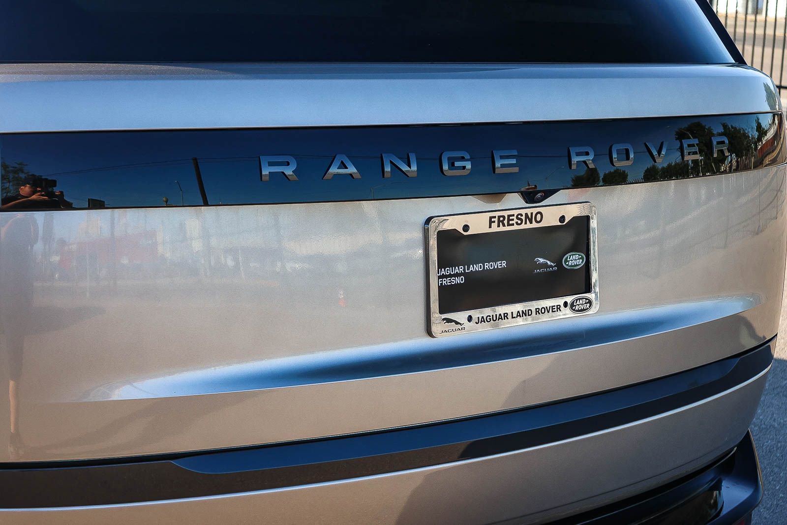 New 2026 Land Rover Range Rover Long Wheelbase SE image 12