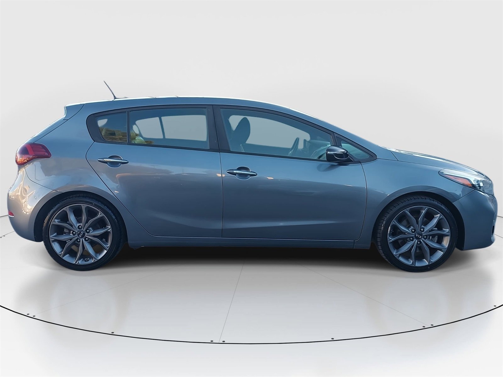 Used 2018 Kia Forte SX image 4