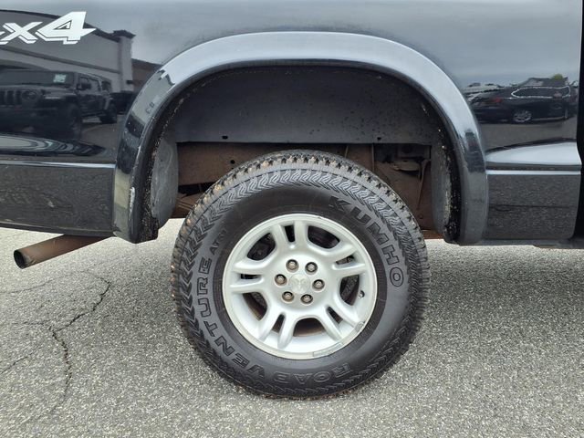 Used 2004 Dodge Dakota SLT w/ Leather Interior Group AWD/4WD image 10