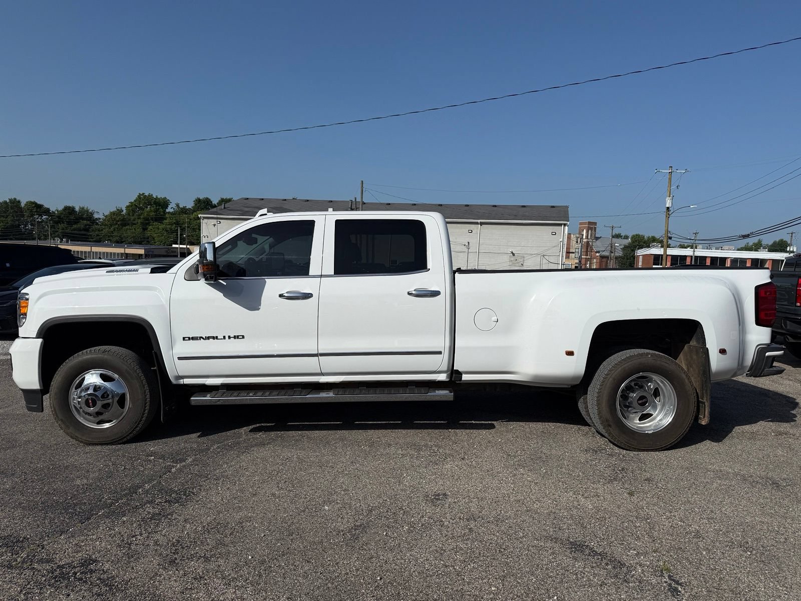 Used 2019 GMC Sierra 3500 Denali AWD/4WD image 3