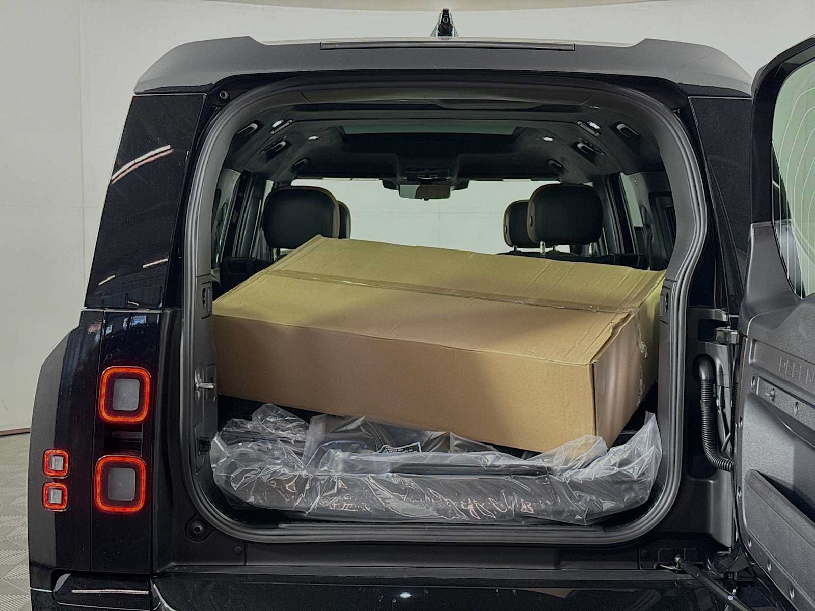 New 2026 Land Rover Defender 130 V8 AWD/4WD image 27