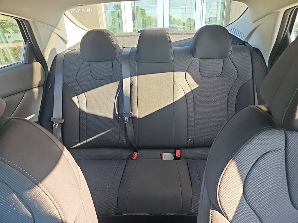 New 2026 Hyundai Elantra SE FWD image 25