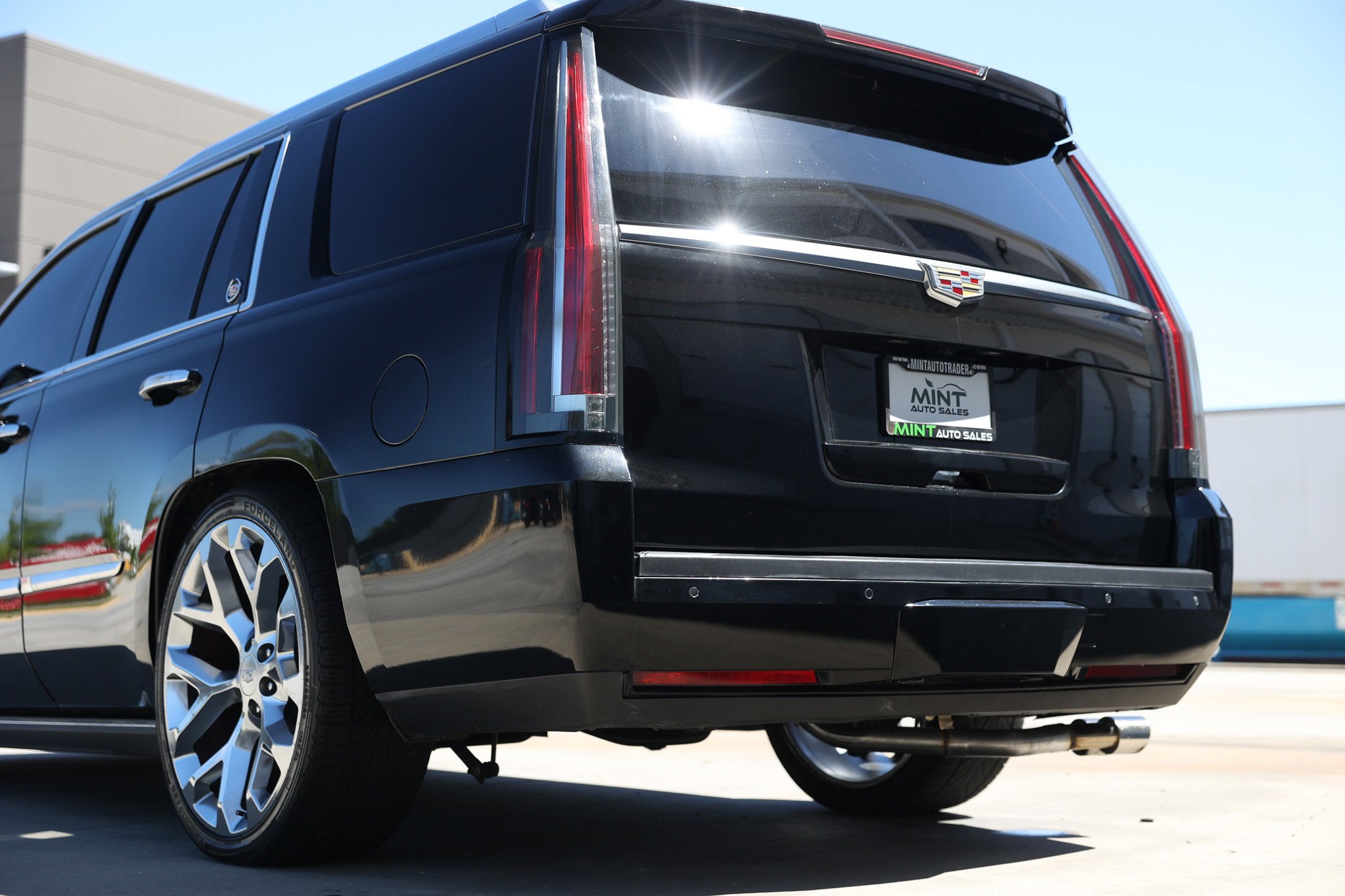 Used 2016 Cadillac Escalade Platinum AWD/4WD image 53