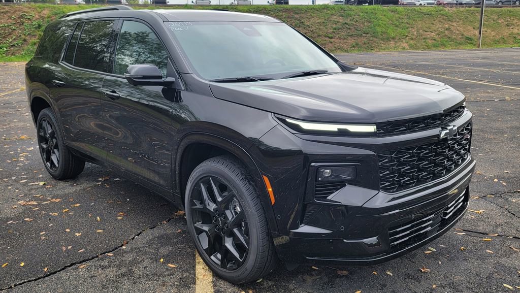 New 2026 Chevrolet Traverse RS image 2