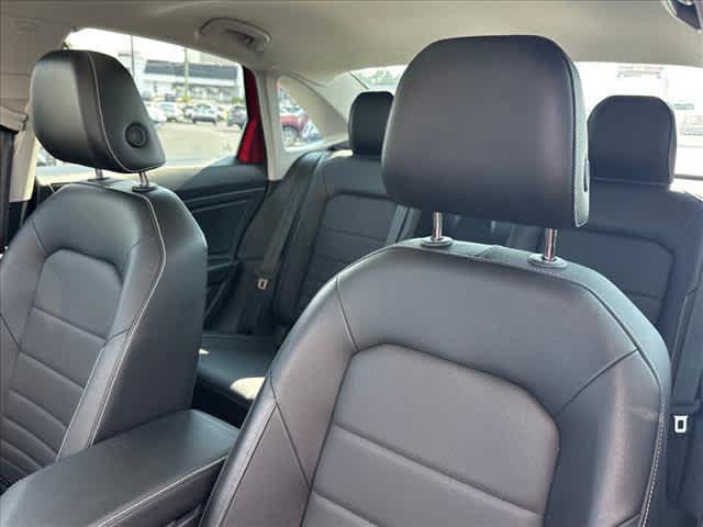Used 2024 Volkswagen Jetta SE FWD image 19