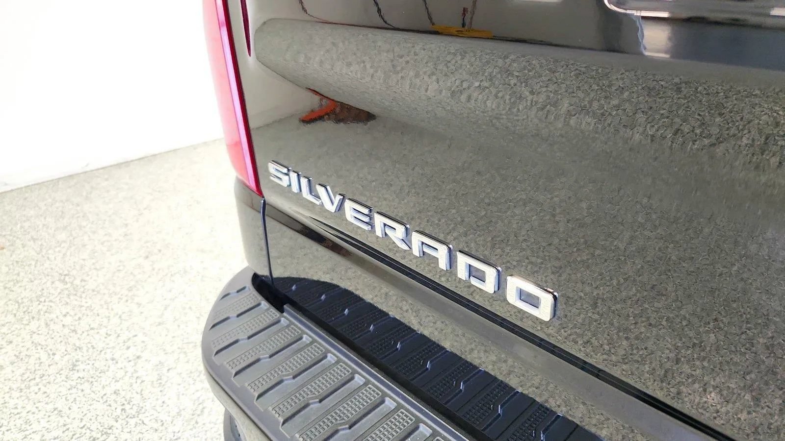 Used 2025 Chevrolet Silverado 1500 Custom Trail Boss AWD/4WD image 38