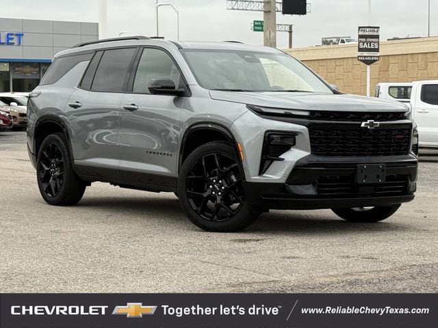 Used 2026 Chevrolet Traverse RS FWD image 2