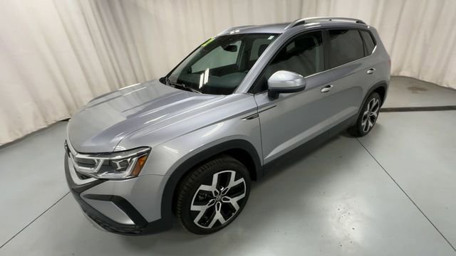 Used 2022 Volkswagen Taos SEL image 4