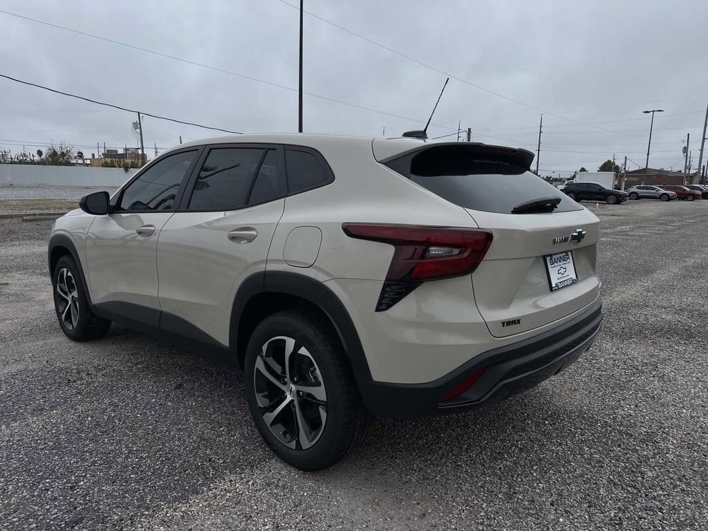 New 2026 Chevrolet Trax RS w/ Sunroof Package image 5