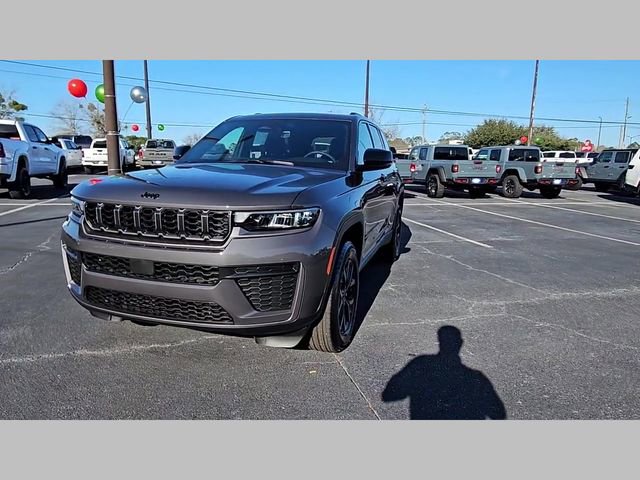 New 2026 Jeep Grand Cherokee Altitude image 19