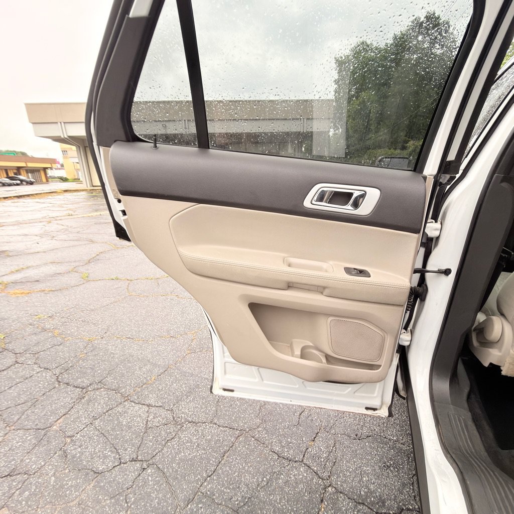 Used 2014 Ford Explorer XLT w/ Equipment Group 201A FWD image 15