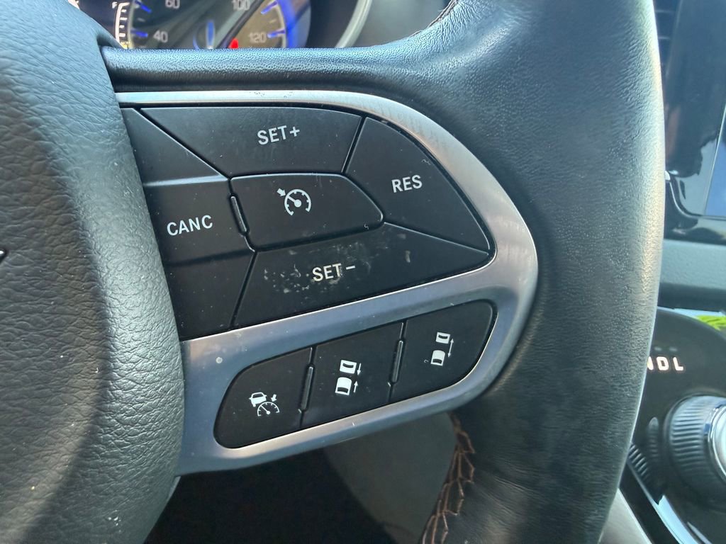 Used 2020 Chrysler Pacifica Touring-L w/ Advanced Safetytec Group image 30