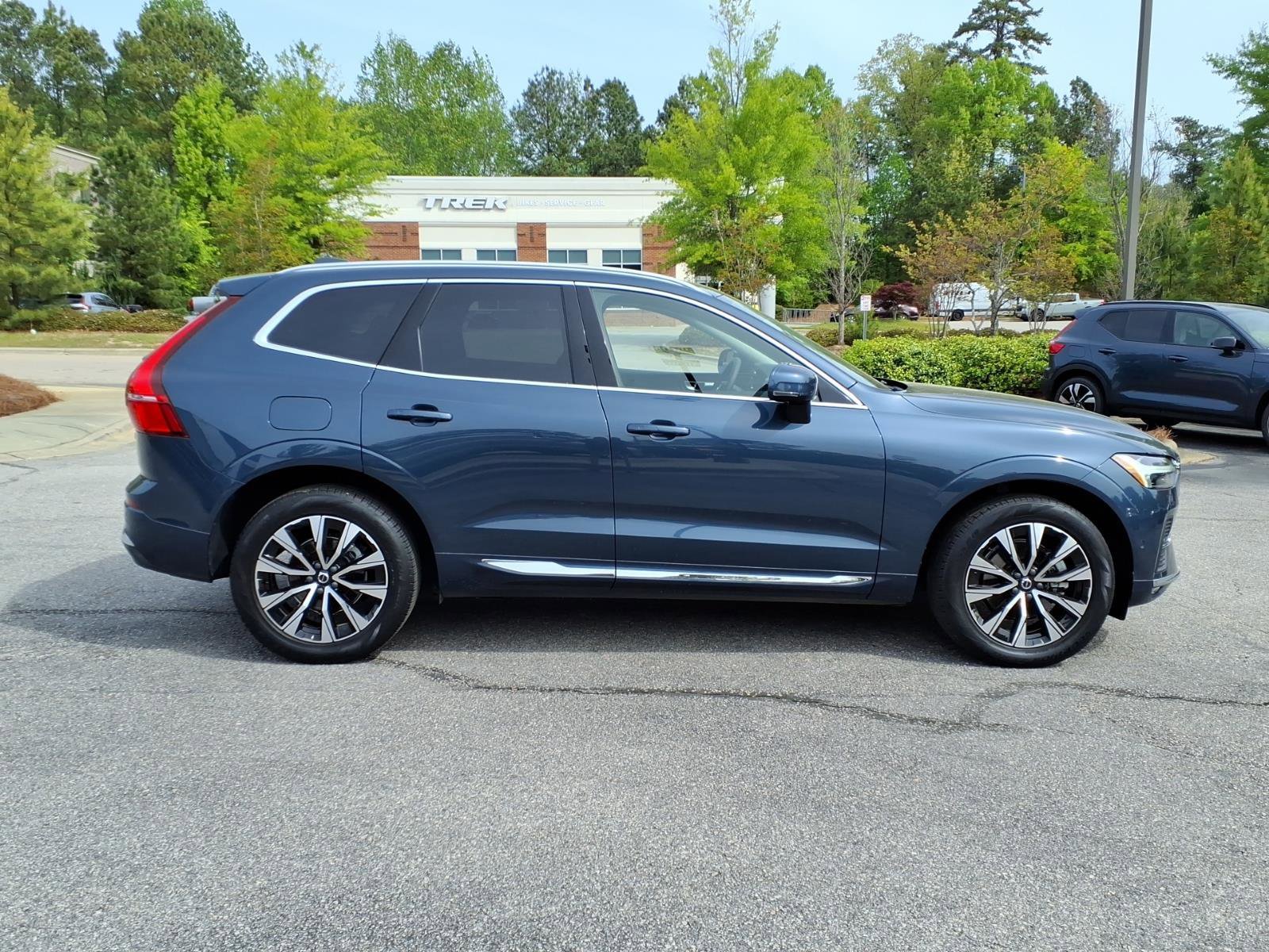 Certified 2023 Volvo XC60 B5 Plus w/ Climate Package AWD/4WD image 2