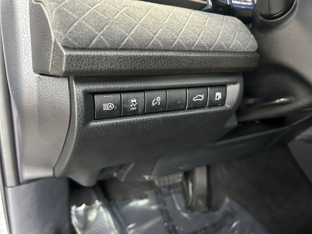 Used 2025 Toyota Camry XLE AWD/4WD image 22