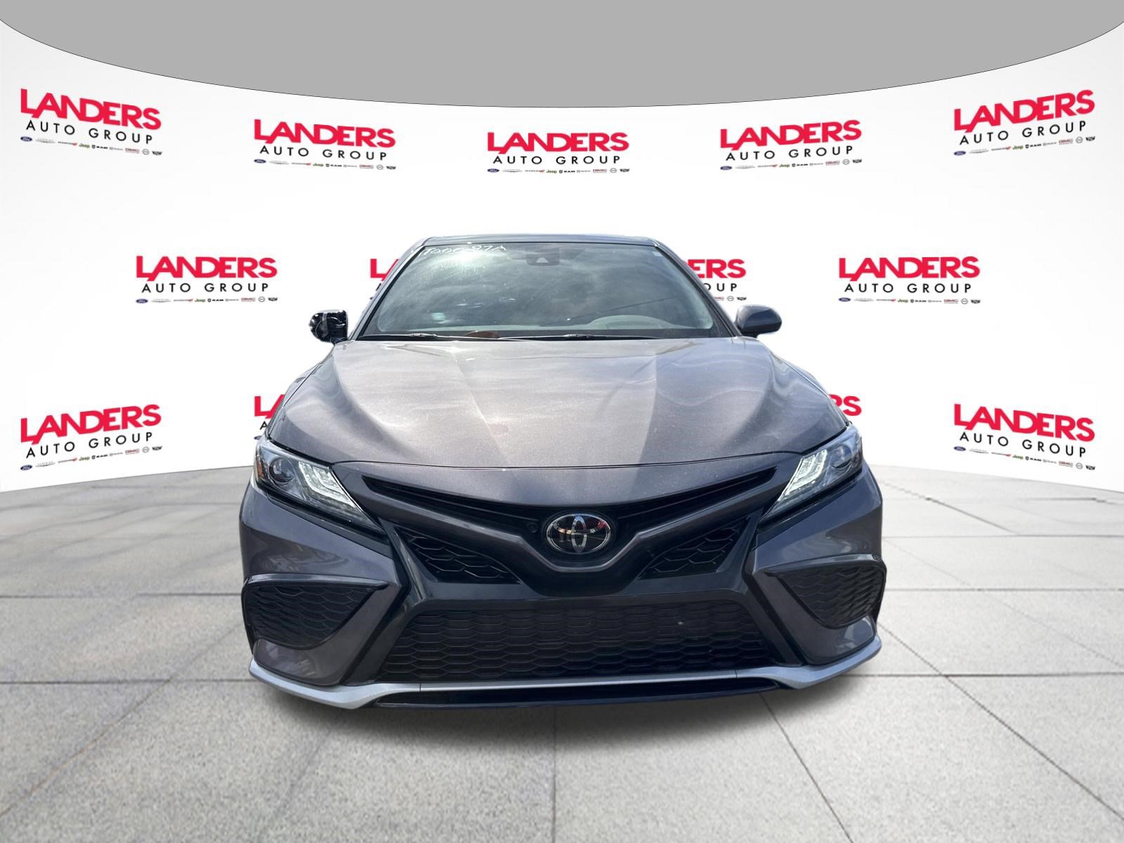 Used 2021 Toyota Camry XSE FWD image 8