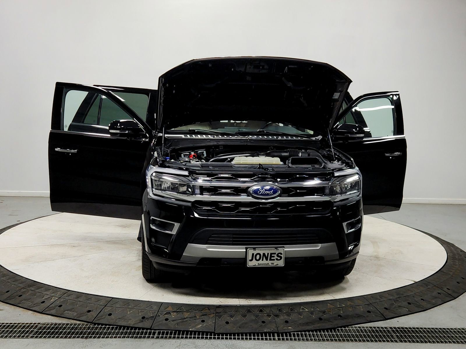 Used 2023 Ford Expedition Limited image 10