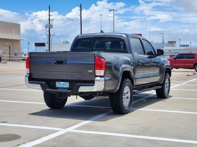 Used 2017 Toyota Tacoma SR5 w/ Tow Package RWD image 5