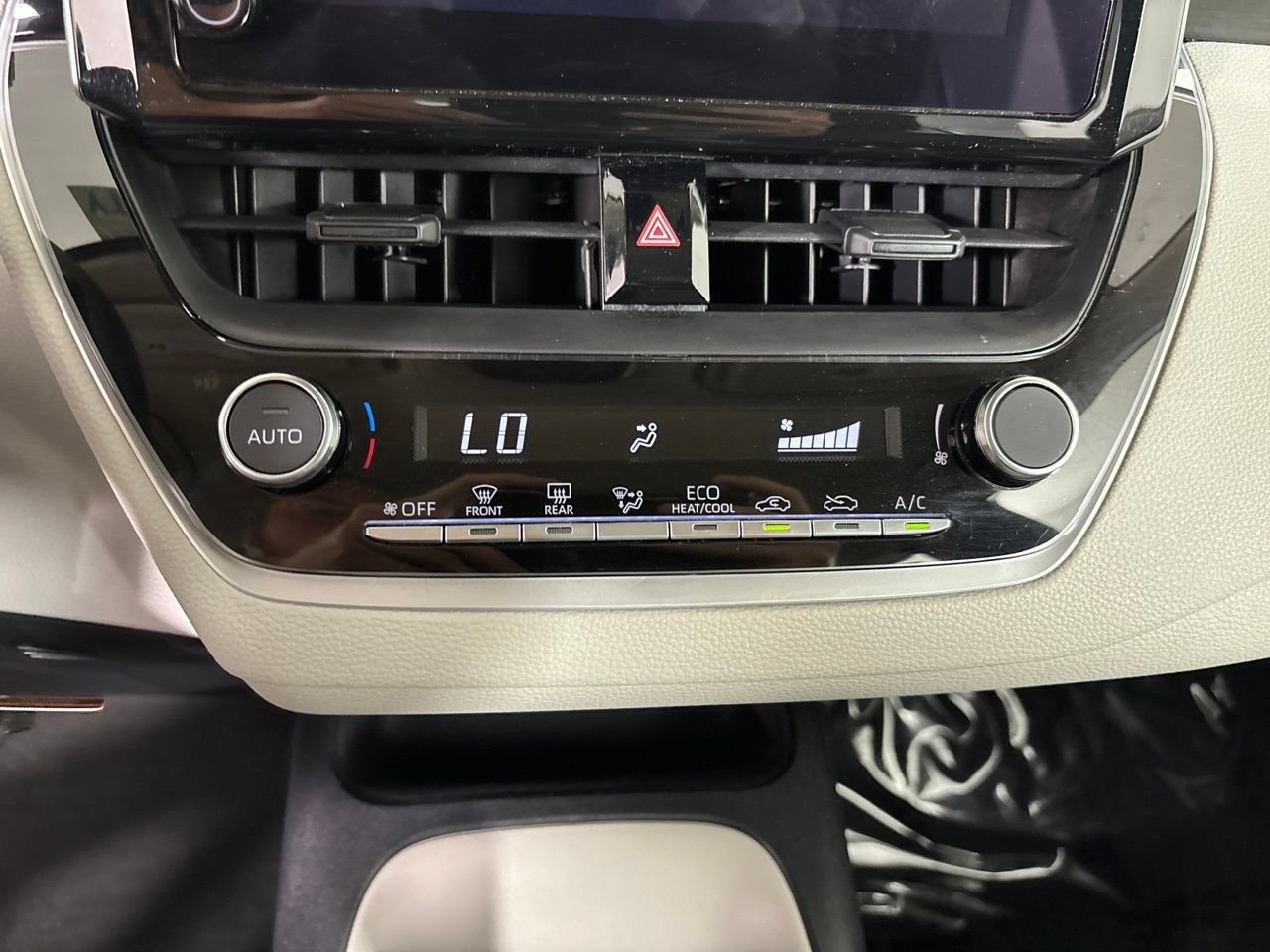 Used 2025 Toyota Corolla LE FWD image 20